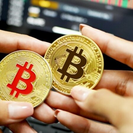 35 компаний купили биткоин на $100 млрд. Кто они и почему так много